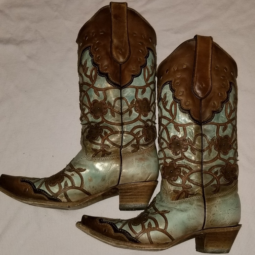 Corral boots